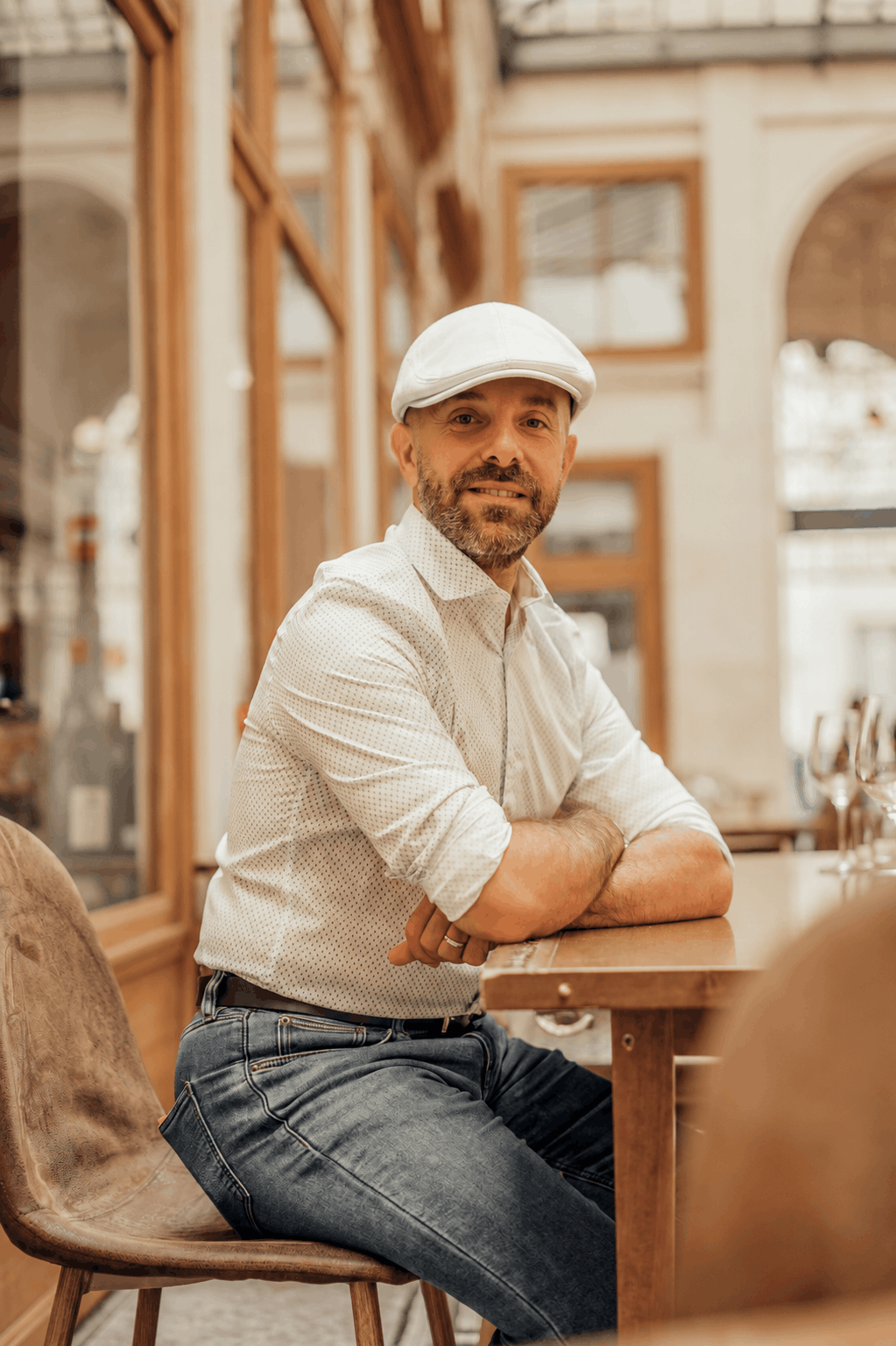 casquette plate velours homme blanche – Image 3